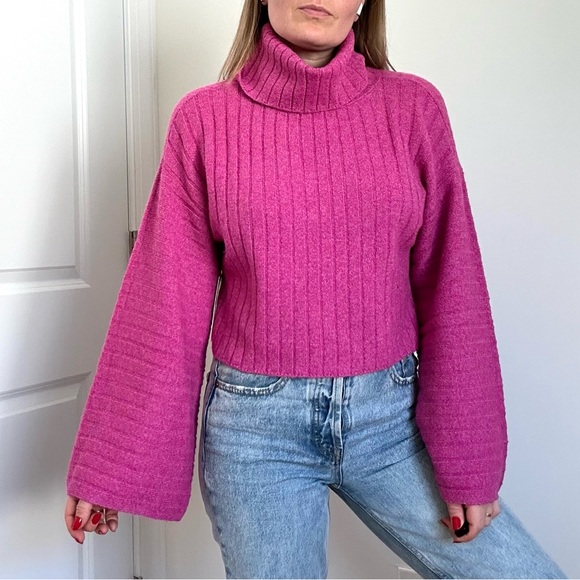 Wide Sleeve Cowl Neck Cropped Sweater - Picture 1 of 8